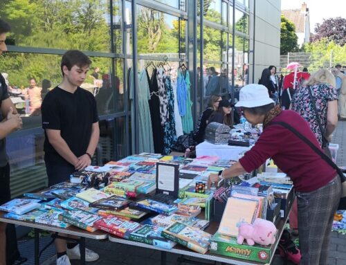Bunter Flohmarkt mit Repair-Café und Fahrrad-Codierung an der Altkönigschule
